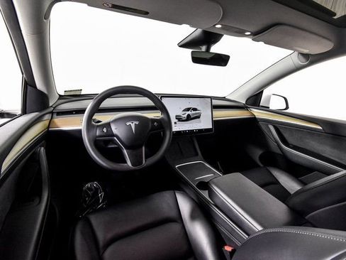 Used 2023 Tesla Model Y Long Range image 22