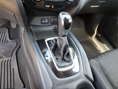 Used 2020 Nissan Rogue SV AWD/4WD image 22