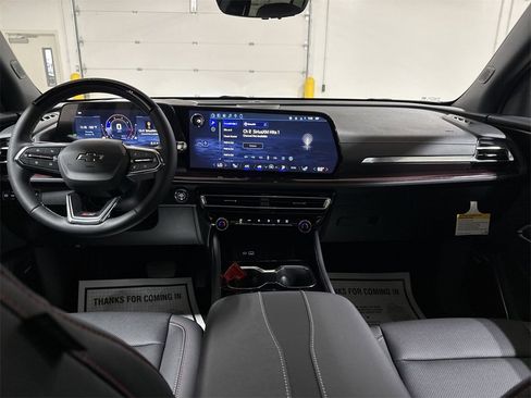 New 2026 Chevrolet Traverse Z71 w/ Enhanced Driving Package image 10