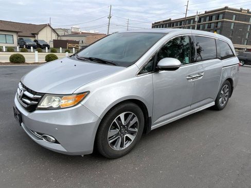 Used 2014 Honda Odyssey Touring image 3