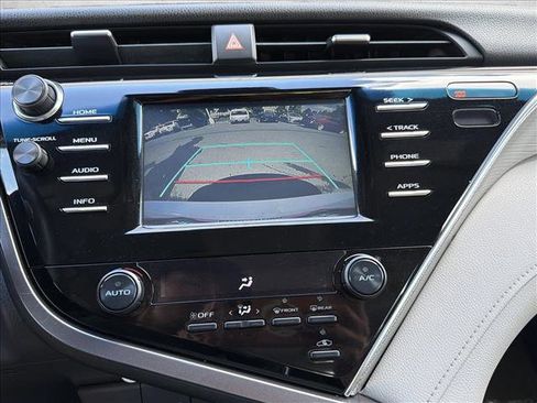 Used 2018 Toyota Camry SE FWD image 20