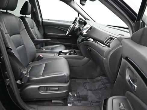 Used 2017 Honda Pilot Touring image 11
