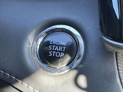 Used 2022 Toyota Highlander XLE image 37