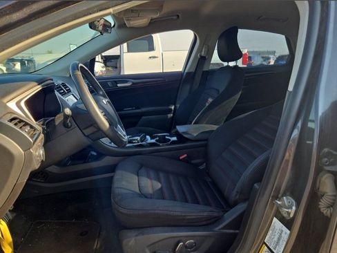 Used 2015 Ford Fusion SE image 25