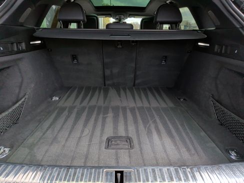 Used 2023 Audi e-tron Premium Plus w/ Premium Plus Package image 31