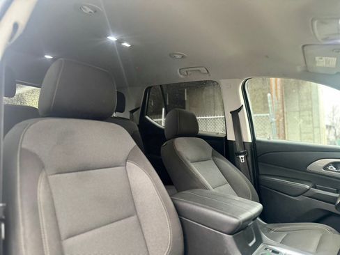 Used 2020 Chevrolet Traverse LS image 16