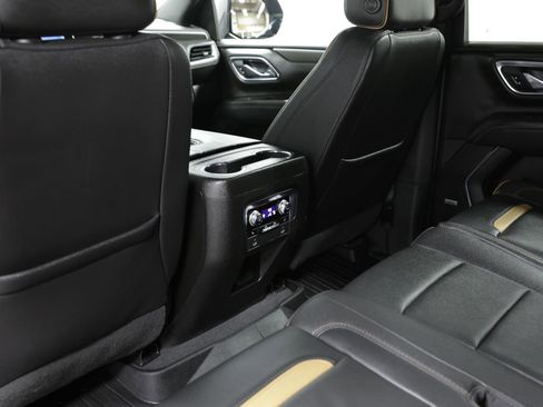Used 2023 GMC Yukon XL AT4 image 18