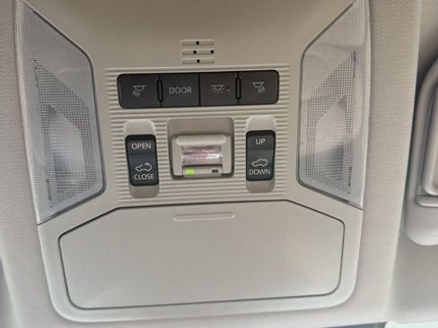 Used 2023 Toyota RAV4 XLE Premium image 33