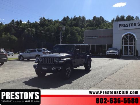 Used 2025 Jeep Wrangler Unlimited Sahara AWD/4WD image 1