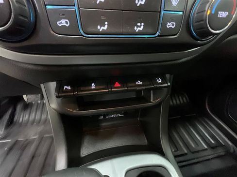 Used 2022 Chevrolet Colorado LT w/ Fleet Safety Package RWD image 17