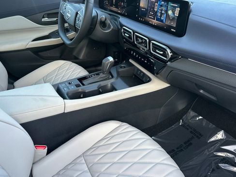 New 2026 Nissan Sentra SL FWD image 18