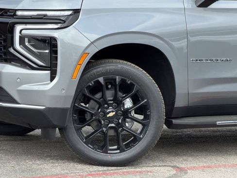 New 2026 Chevrolet Suburban LS image 8