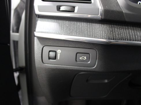 Used 2020 Volvo XC90 T6 Momentum AWD/4WD image 7