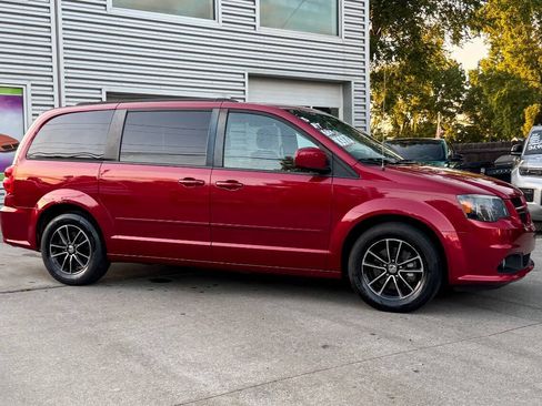 Used 2015 Dodge Grand Caravan R/T w/ Driver Convenience Group FWD image 2
