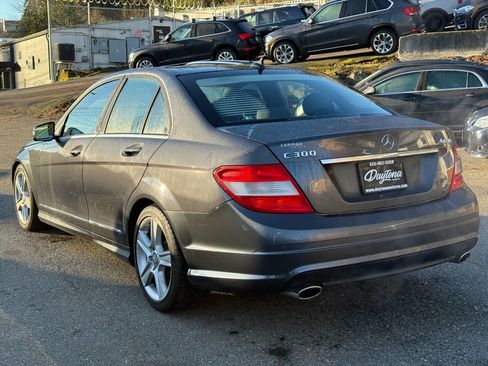 Used 2011 Mercedes-Benz C 300 4MATIC Sedan image 4