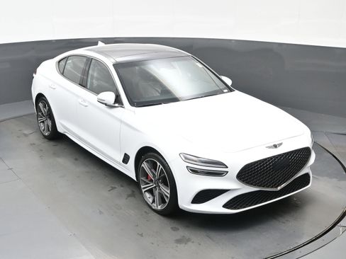 New 2025 Genesis G70 2.5T w/ Sport Prestige Package image 19