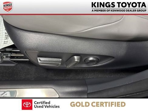 Certified 2024 Toyota Venza XLE image 18