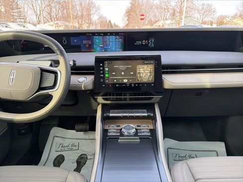 Used 2025 Lincoln Nautilus Reserve image 15