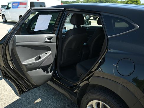 Used 2018 Hyundai Tucson SE AWD/4WD image 32