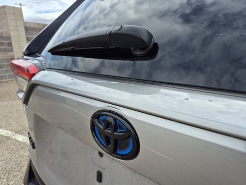 Used 2022 Toyota RAV4 XSE AWD/4WD image 22