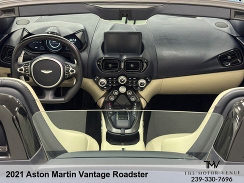 Used 2021 Aston Martin V8 Vantage Roadster RWD image 24