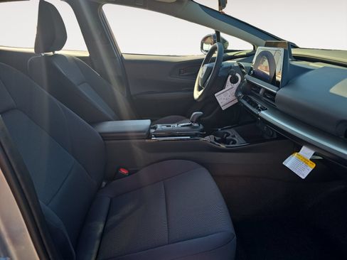 New 2026 Toyota Prius LE FWD image 15
