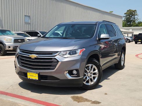 Used 2020 Chevrolet Traverse LT FWD image 1