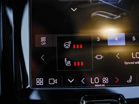 Used 2023 Volvo XC60 B5 Plus w/ Protection Package Premier image 28