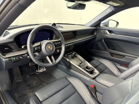 Certified 2025 Porsche 911 Carrera image 4