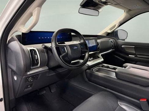 Used 2025 Ford Expedition Max Platinum AWD/4WD image 14
