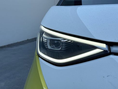 Used 2025 Volkswagen ID. Buzz 1st Edition image 43