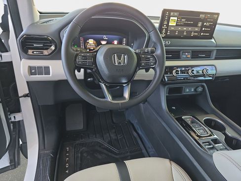 New 2026 Honda Pilot Touring image 17
