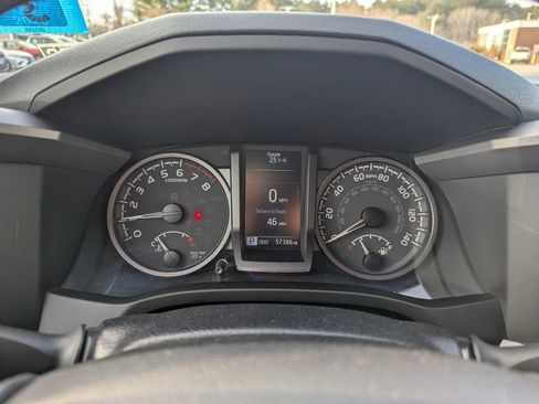 Used 2022 Toyota Tacoma TRD Off-Road image 23