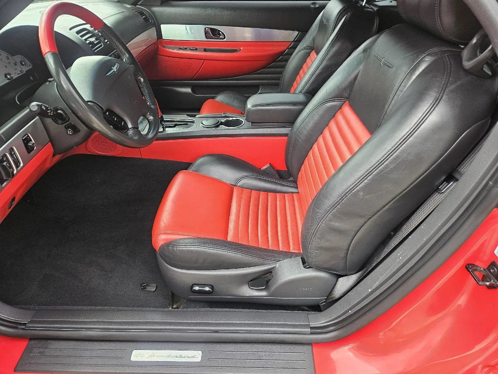 Used 2002 Ford Thunderbird RWD image 15