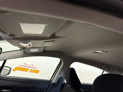 New 2025 Nissan Versa SR w/ Trunk Package image 15