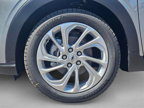 New 2027 Chevrolet Bolt LT w/ Comfort Package FWD image 10