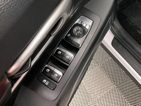 Used 2025 Kia Telluride S AWD/4WD image 40