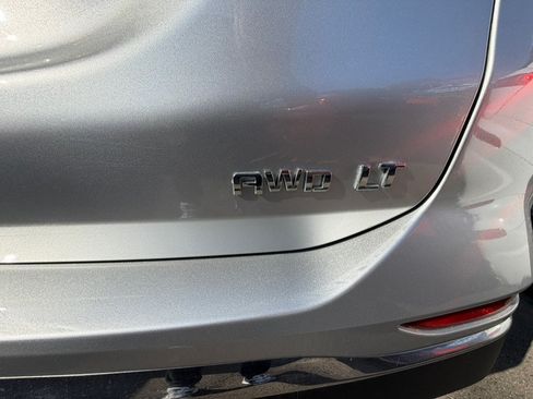 Used 2021 Chevrolet Equinox LT AWD/4WD image 16