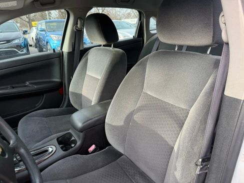 Used 2016 Chevrolet Impala LT image 16