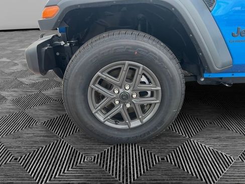 New 2025 Jeep Gladiator Sport image 14