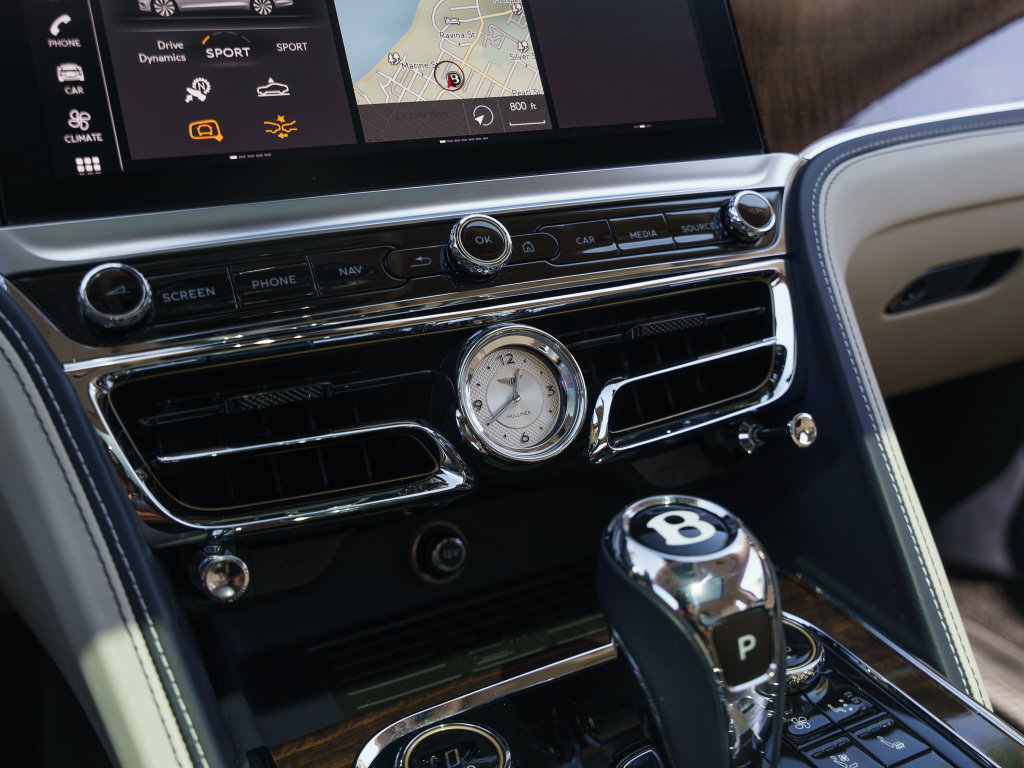 Used 2023 Bentley Flying Spur Plug-In Hybrid AWD/4WD image 9