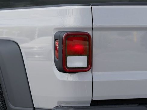 New 2026 Jeep Gladiator Sport AWD/4WD image 9