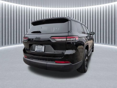 Used 2023 Jeep Grand Cherokee L Limited w/ Luxury Tech Group II image 7