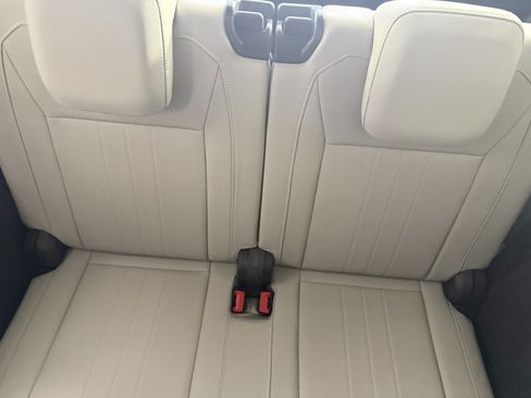Used 2023 Volkswagen Tiguan SE FWD image 14