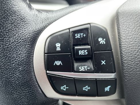 Used 2022 Ford Explorer XLT w/ Equipment Group 202A image 33