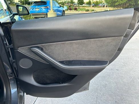 Used 2023 Tesla Model Y Long Range AWD/4WD image 24