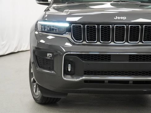 Certified 2025 Jeep Grand Cherokee Overland w/ Trailer Tow Package AWD/4WD image 14