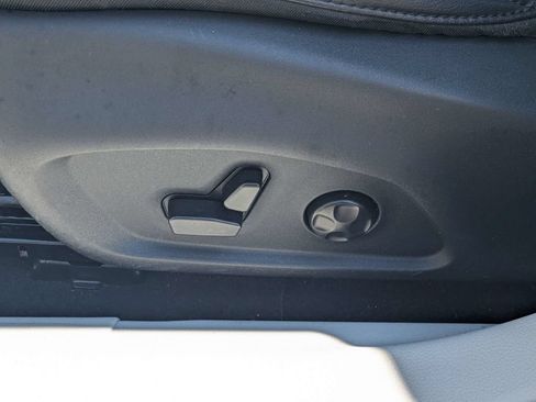 Used 2018 Jeep Compass Latitude w/ Popular Equipment Group FWD image 21