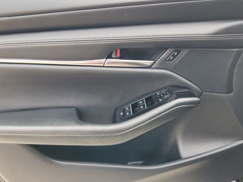 Used 2025 MAZDA MAZDA3 s image 22