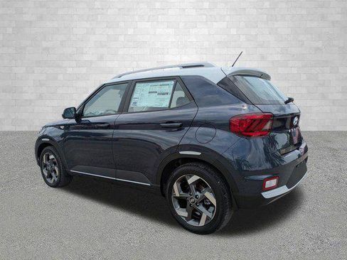 New 2026 Hyundai Venue SEL FWD image 4